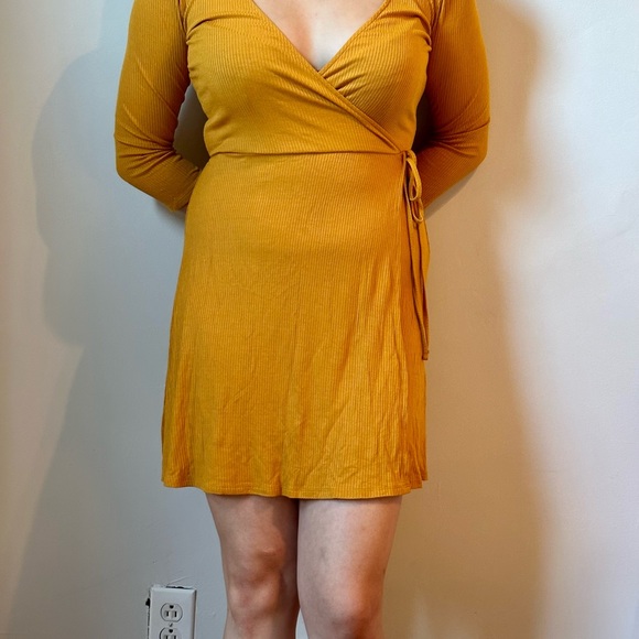 Mustard Summer Dress ☀️ - Picture 3 of 3